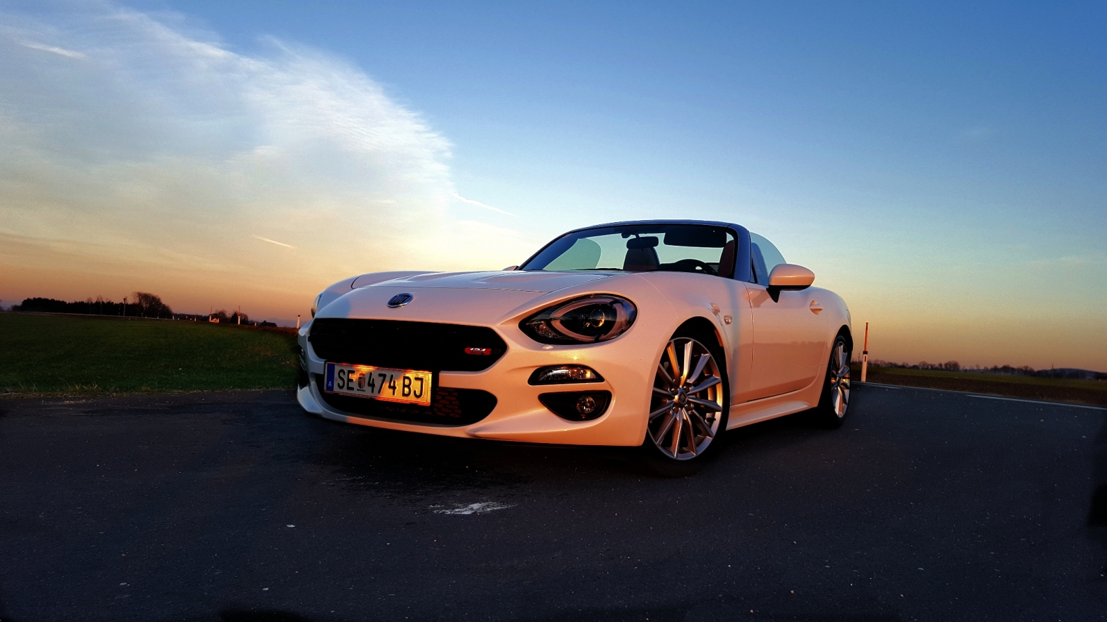 Ghiaccio weiß in ganz tief stehender Jänner Abendsonne