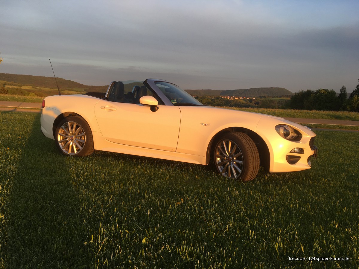 Sonnenuntergang vor der Schwäbischen Alb